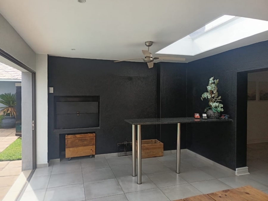 5 Bedroom Property for Sale in Monument Heights Northern Cape